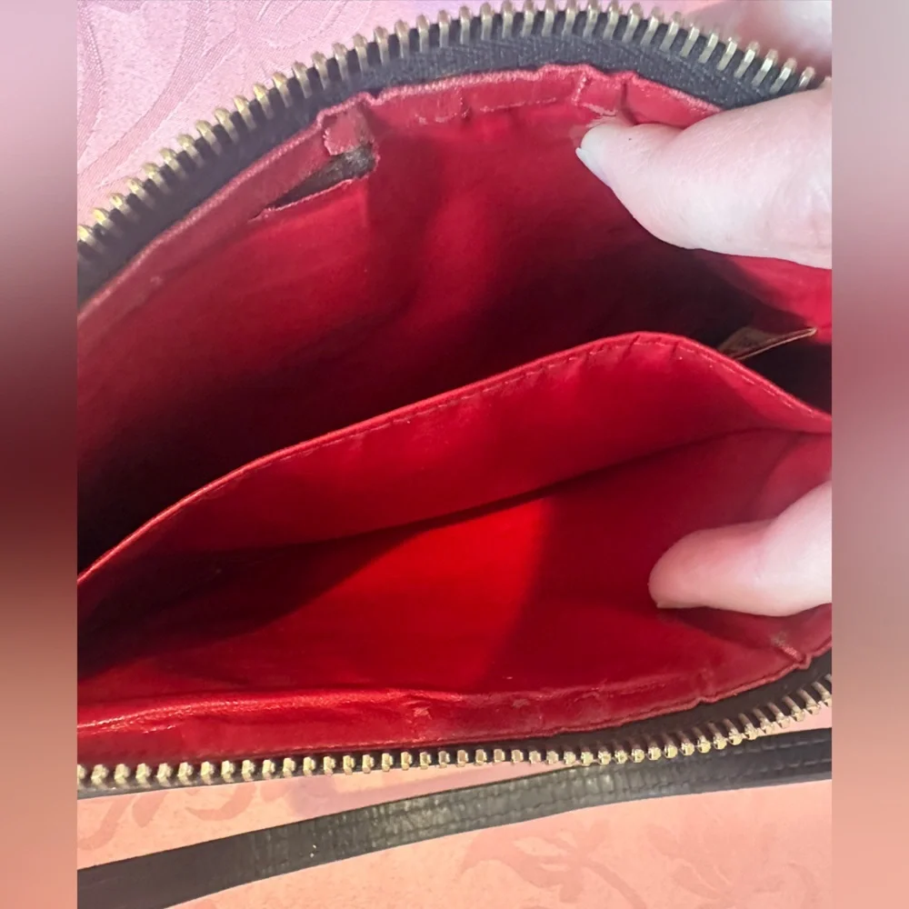 Dooney and Bourke brown leather wristlet - Picture 5 of 9